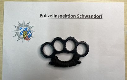 Mit Schlagring und Drogen unterwegs