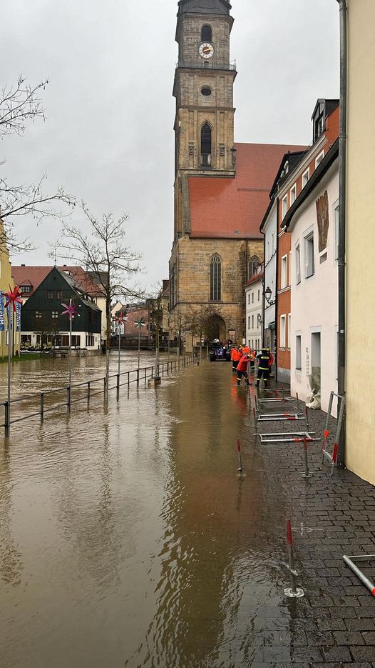 Durch das THW wurde ein Hochwassersteg in der Schiffergasse errichtet Quelle: Stadt Amberg