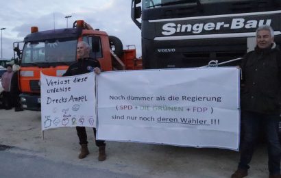 Teilnehmer der Bauernproteste benimmt sich völlig daneben