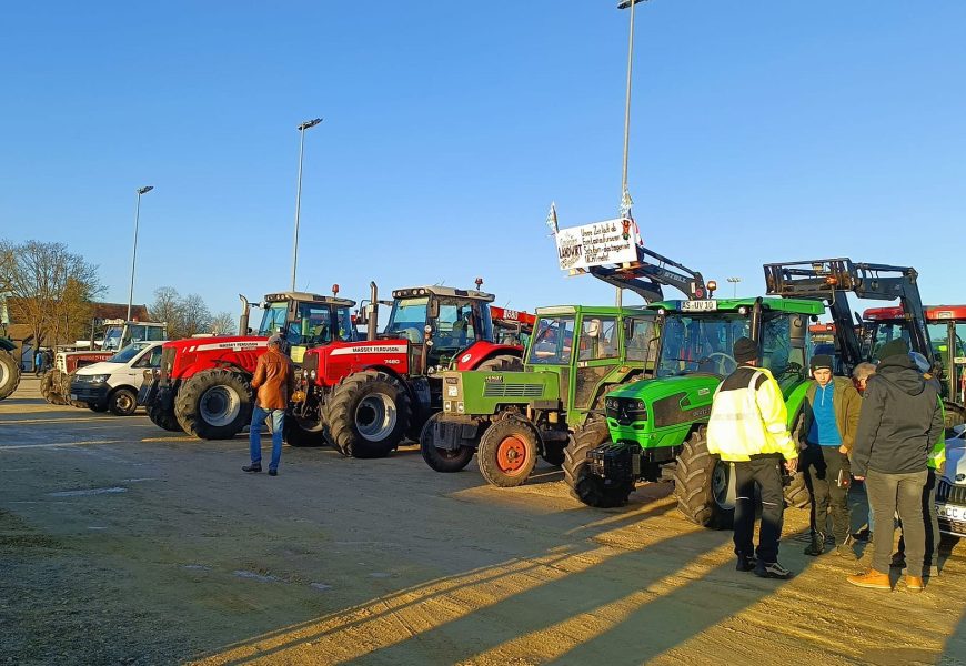 Protest der Landwirte während des politischen Freitags in Erbendorf