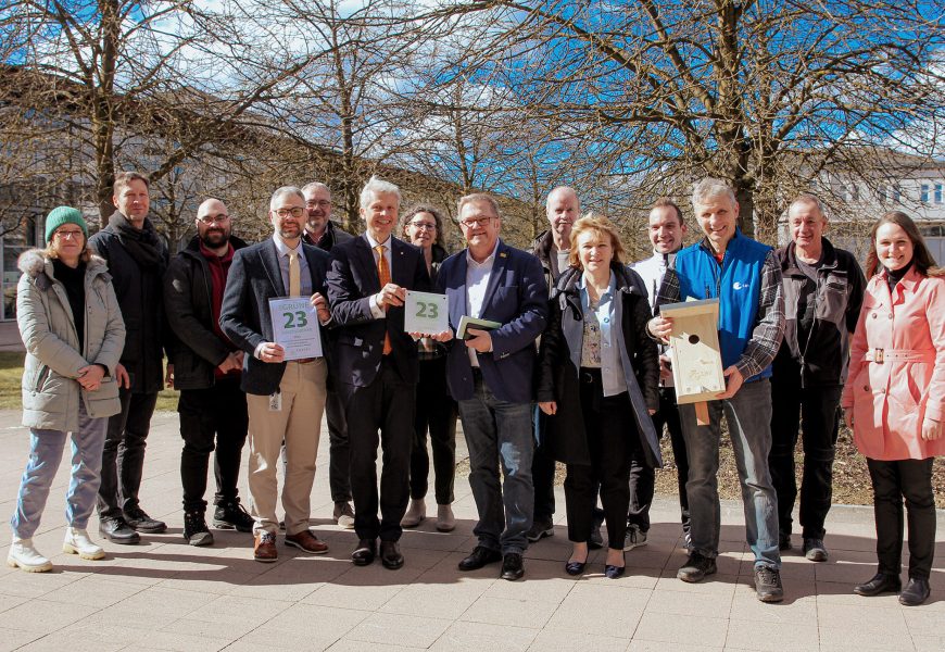 Campus Amberg erhält die „Grüne Hausnummer“ für hohen Nachhaltigkeitsstandard