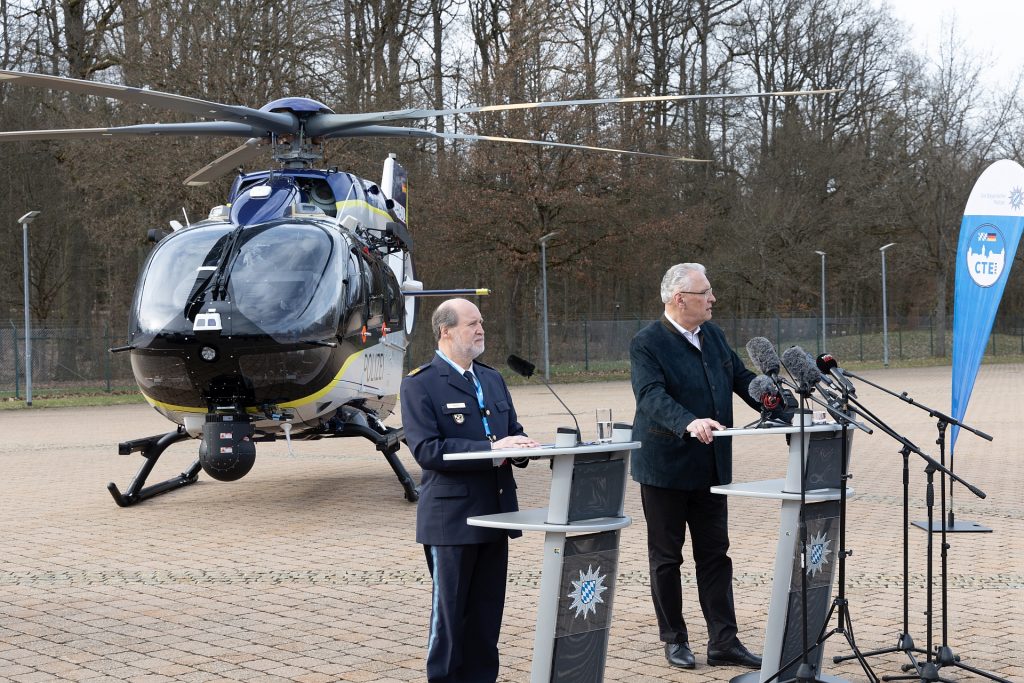 Bayerns Innenminister Joachim Herrmann informierte sich über den Übungsverlauf der 'Counter Terrorism Exercise 2024' (CTE 2024) Quelle: Polizeipräsidium Mittelfranken