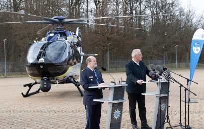 Bayerns Innenminister Joachim Herrmann informierte sich über den Übungsverlauf der 'Counter Terrorism Exercise 2024' (CTE 2024) Quelle: Polizeipräsidium Mittelfranken