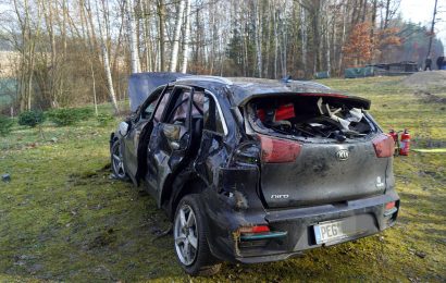 Fahrer und Beifahrer wurden schwer verletzt, am Auto entstand Totalschaden Fotos: Oberpfalz Aktuell