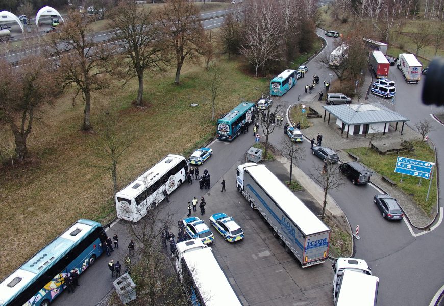 Mehrere Ladendiebstähle durch italienische Fußballfans