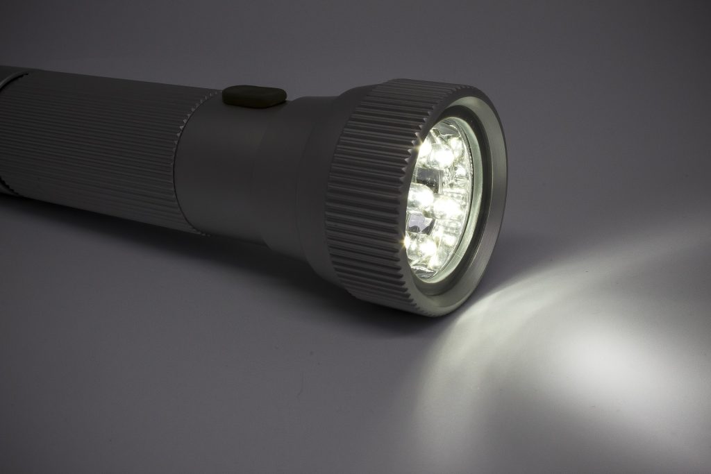 Symbolbild Taschenlampe elektroschocker