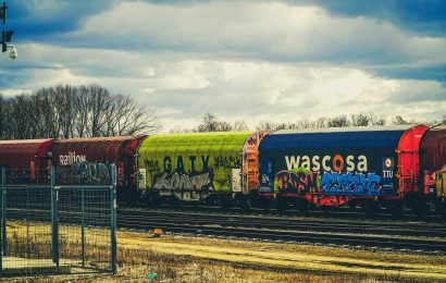Graffiti an Waggons der Deutschen Bahn