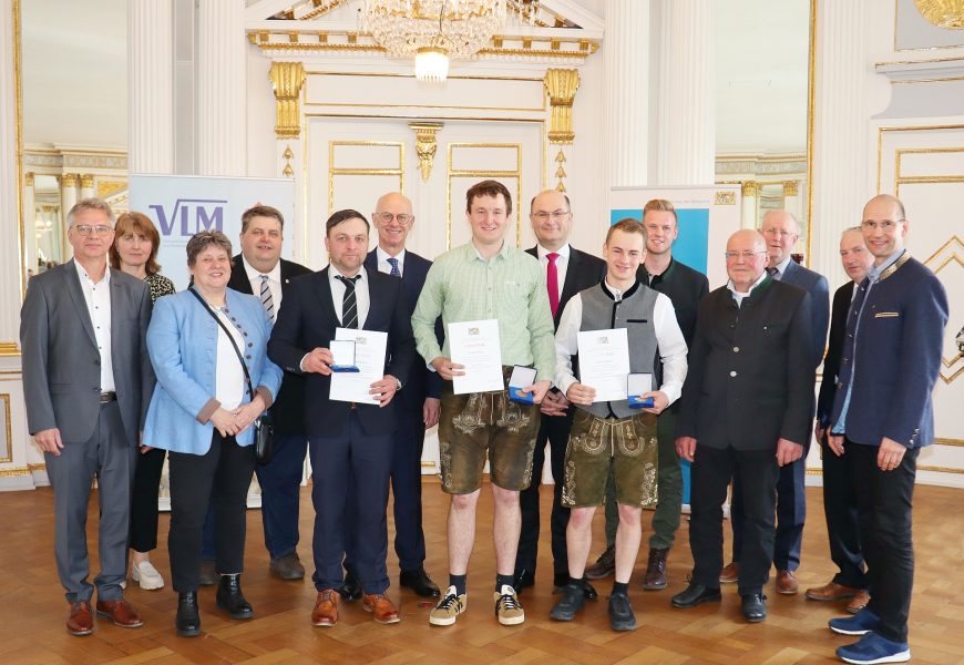 17 Meisterinnen und Meister der Landwirtschaft in der Oberpfalz geehrt